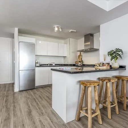Vivi Homes - Casa Ferli Pool, Garden, Golf & Sea View Apartment
