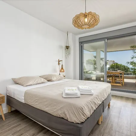 Vivi Homes - Casa Ferli Pool, Garden, Golf & Sea View 아파트