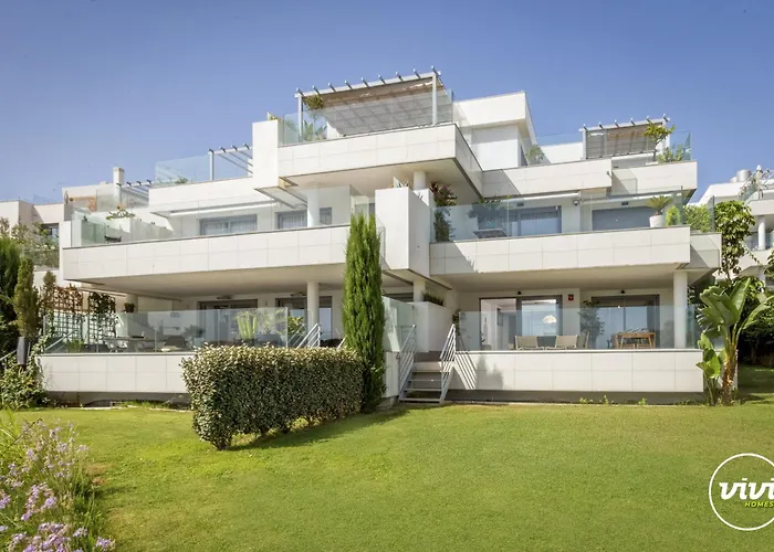 Vivi Homes - Casa Ferli Pool, Garden, Golf & Sea View マルベーリャ