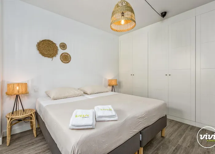 Vivi Homes - Casa Ferli Pool, Garden, Golf & Sea View Apartment