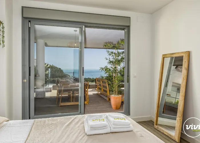 Vivi Homes - Casa Ferli Pool, Garden, Golf & Sea View アパート マルベーリャ