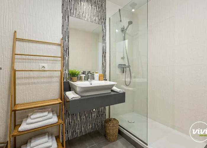 アパート Vivi Homes - Casa Ferli Pool, Garden, Golf & Sea View マルベーリャ