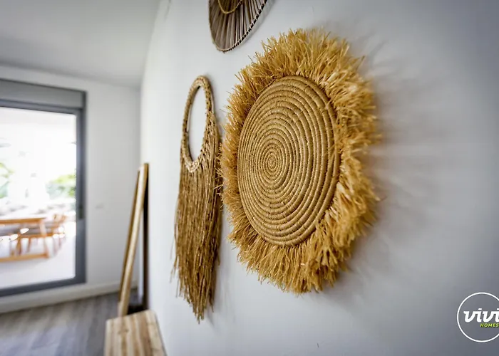 Vivi Homes - Casa Ferli Pool, Garden, Golf & Sea View アパート *