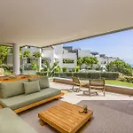 Vivi Homes - Casa Ferli Pool, Garden, Golf & Sea View * Marbella