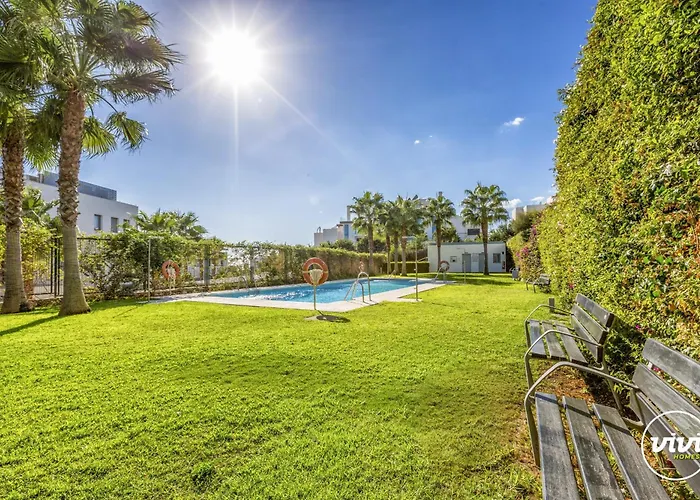 Vivi Homes - Casa Ferli Pool, Garden, Golf & Sea View *