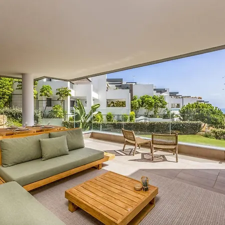 Vivi Homes - Casa Ferli Pool, Garden, Golf & Sea View * Marbella